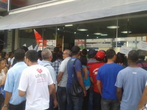 75078_804701386222656_1267460831_n